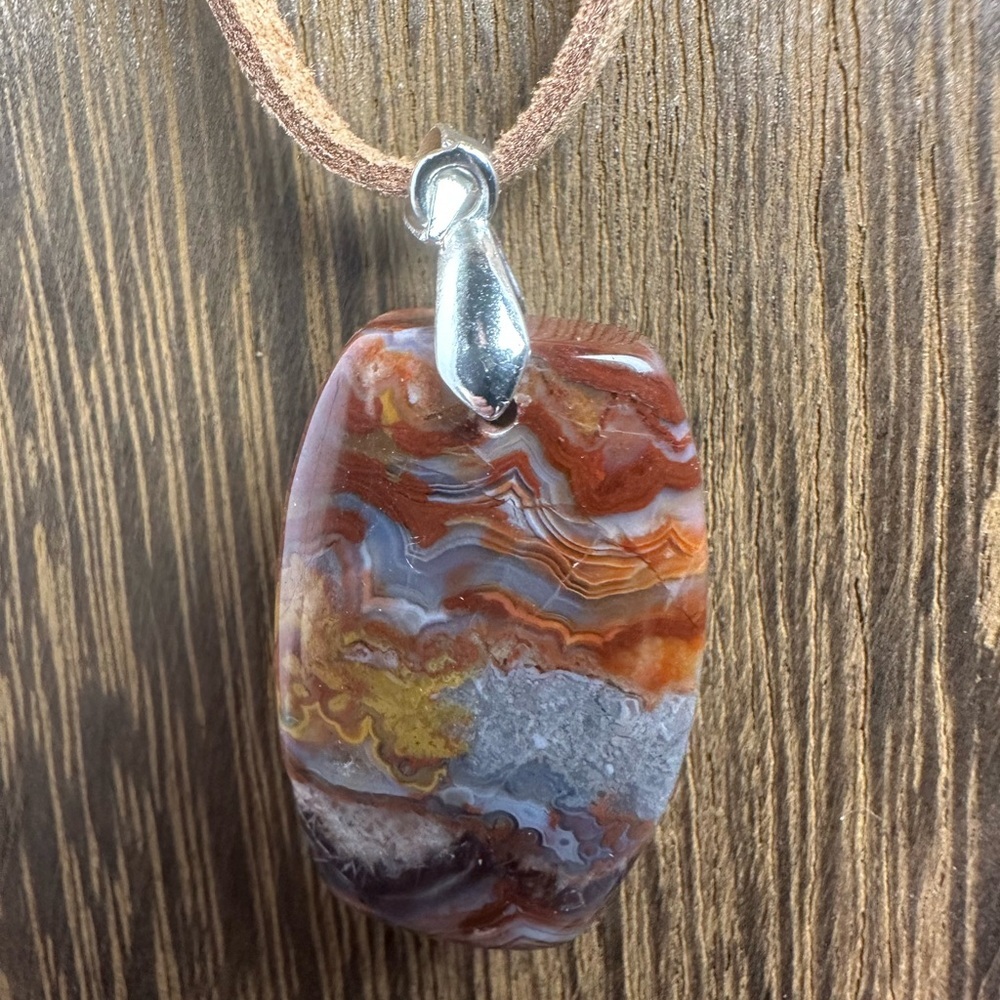 Mexican Crazy Lace Agate Pendant Necklace on Tan Faux Suede - Picture 6 of 9